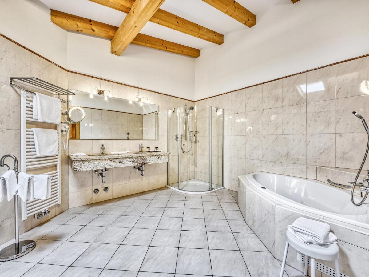 Hotel Traubenheim Тироло Екстериор снимка