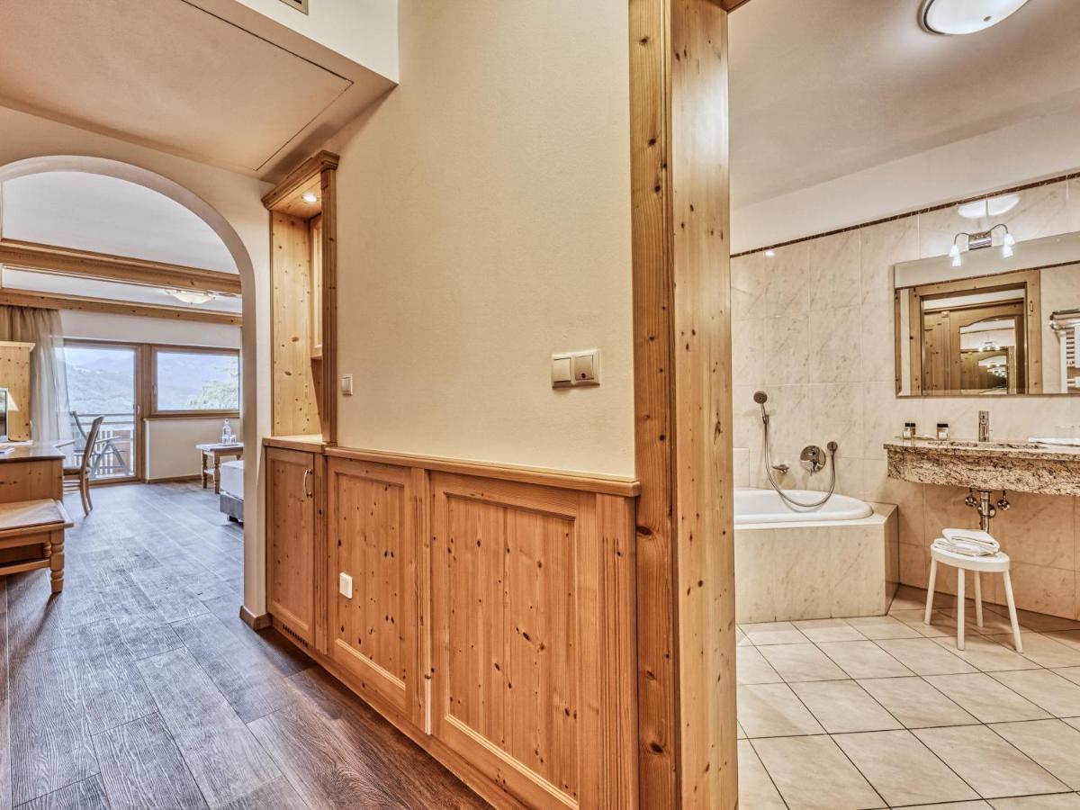 Hotel Traubenheim Тироло Екстериор снимка